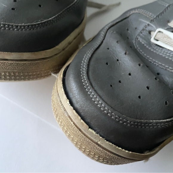 Men’s Nike airforce 1 Gray and white size 10 worn - Picture 9 of 12
